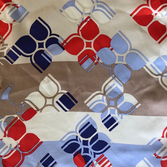 BCBG scarf - Picture 4 of 6